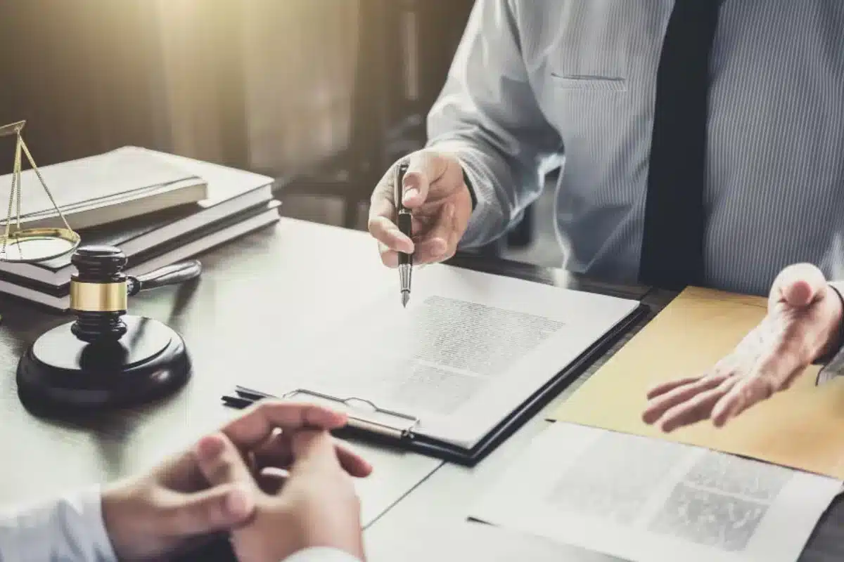 محامي متخصص بقضايا النصب الالكتروني